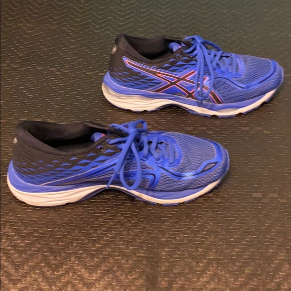 Women’s ASICS shoes size 10 - Picture 3 of 7